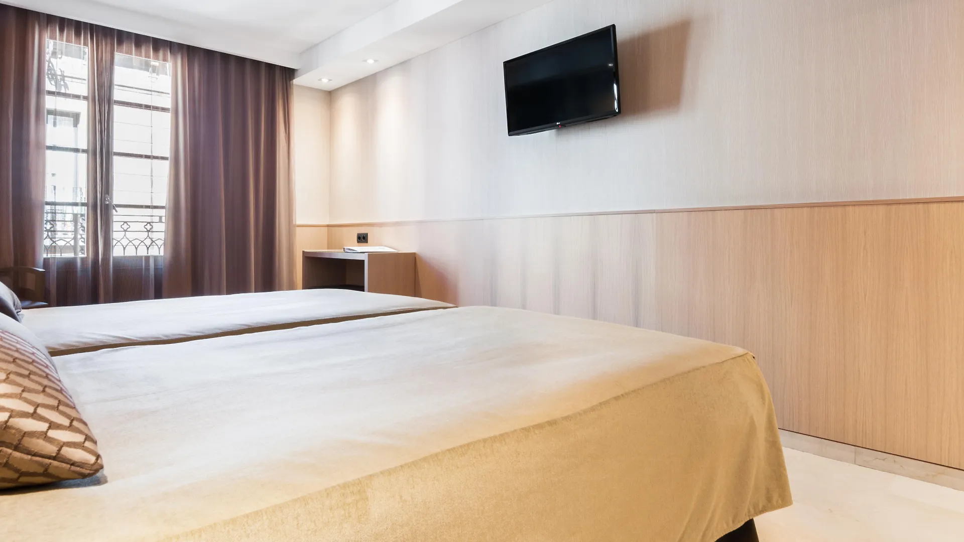 Gran Hotel Barcino Barcelona