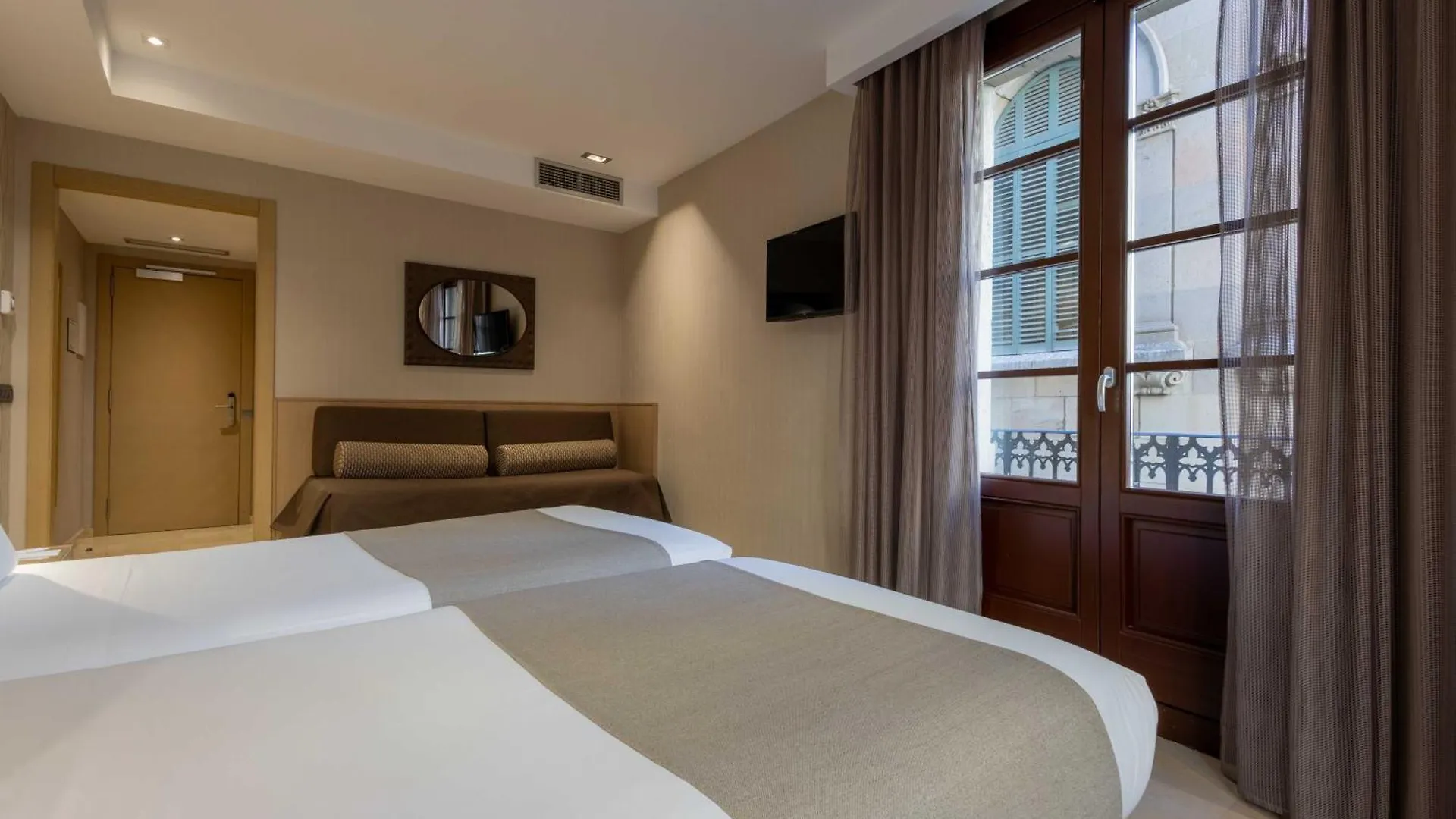 ****  Gran Hotel Barcino Barcelona España